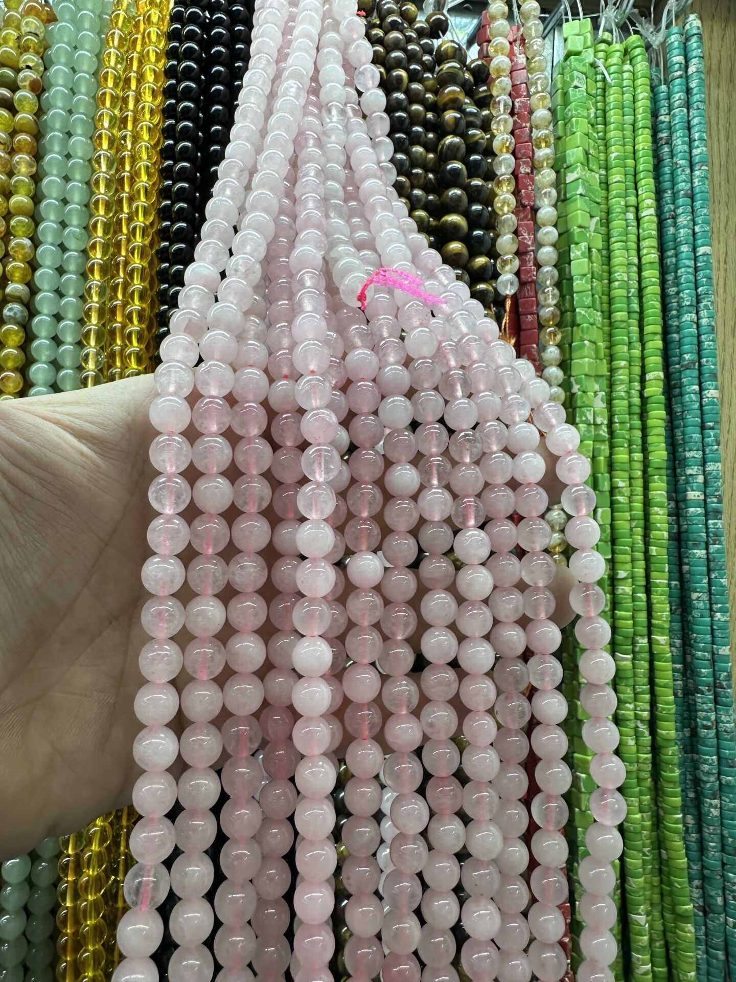 8MM DOĞAL TAŞ DİZİDE 44-50 ADET ORT PEMBE KUARS