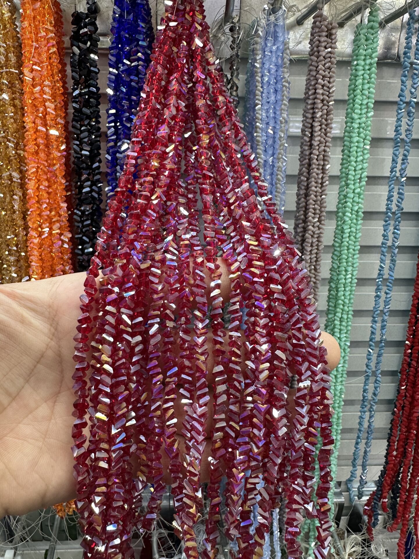 ÜÇGEN KRİSTAL 1 DİZİ 60 - 65 ADET