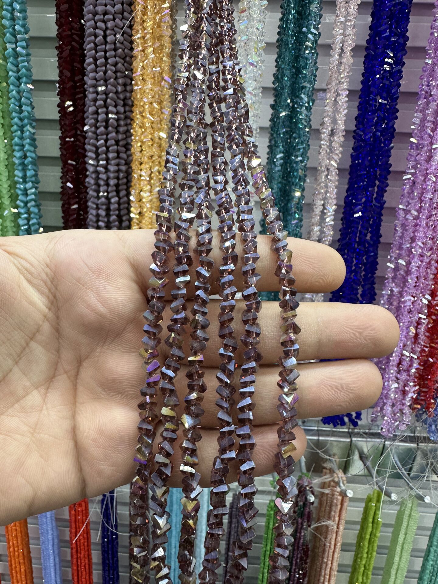 ÜÇGEN KRİSTAL 1 DİZİ 60 - 65 ADET