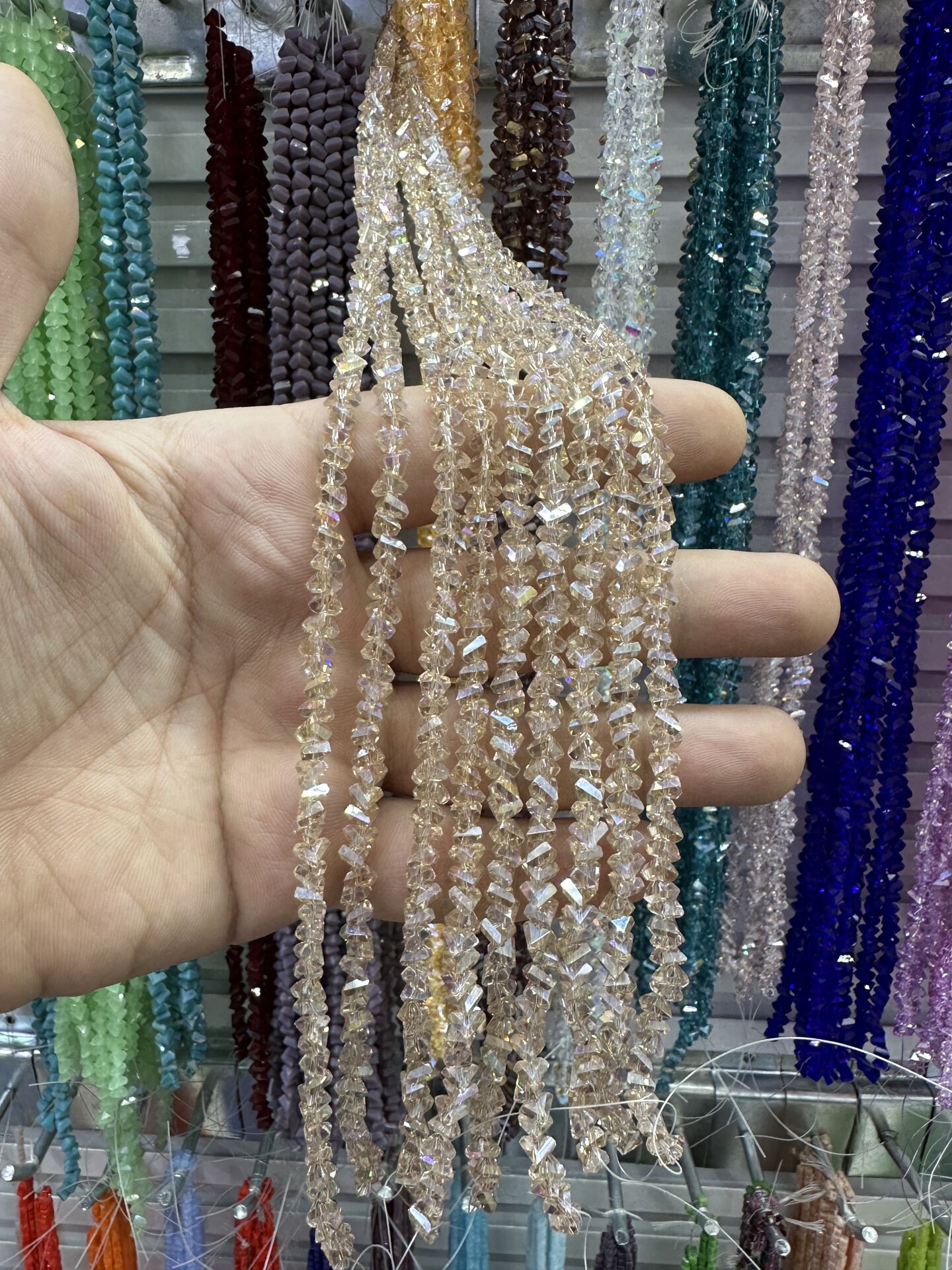 ÜÇGEN KRİSTAL 1 DİZİ 60 - 65 ADET