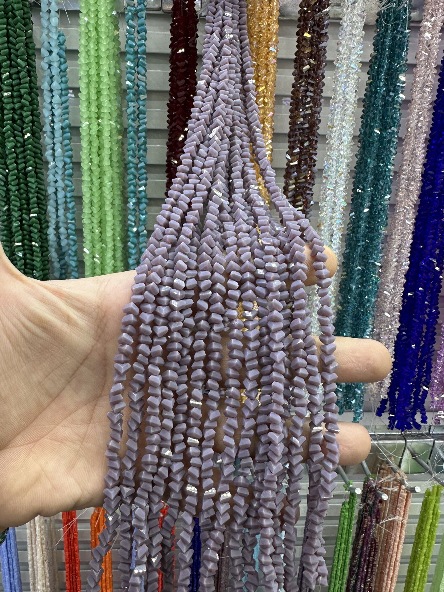 ÜÇGEN KRİSTAL 1 DİZİ 60 - 65 ADET