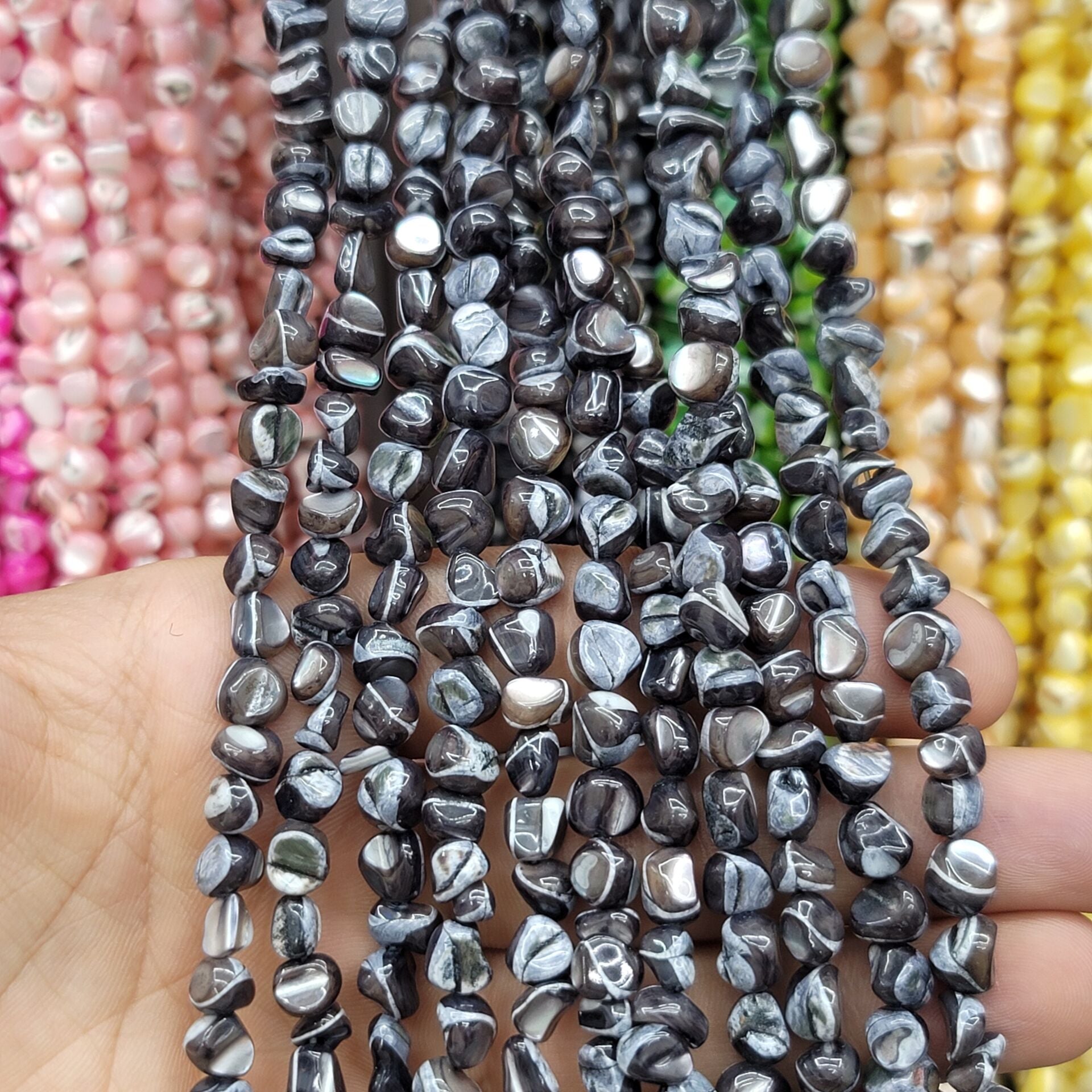 Şekilsiz Renkli Sedef 6-7MM Dizide 59-62 Adet Dizi 38CM