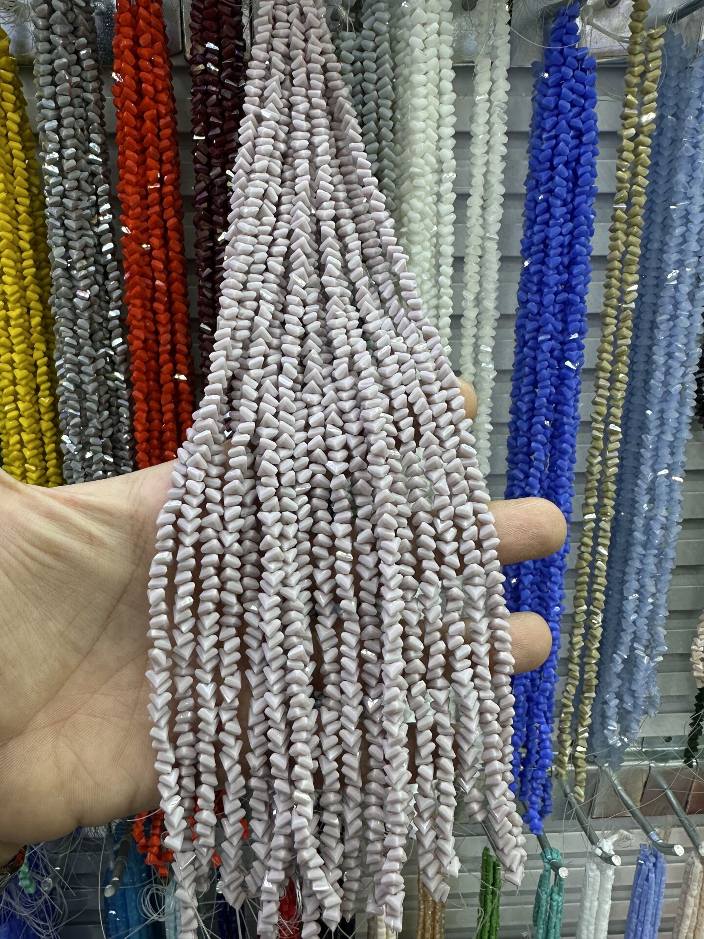 ÜÇGEN KRİSTAL 1 DİZİ 60 - 65 ADET