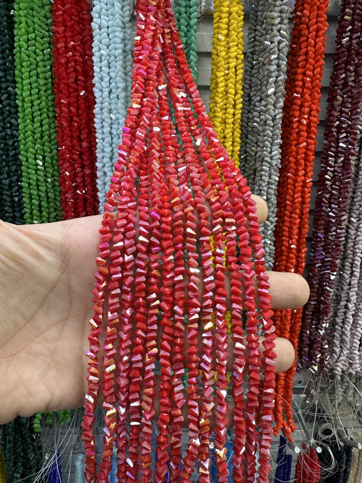 ÜÇGEN KRİSTAL 1 DİZİ 60 - 65 ADET