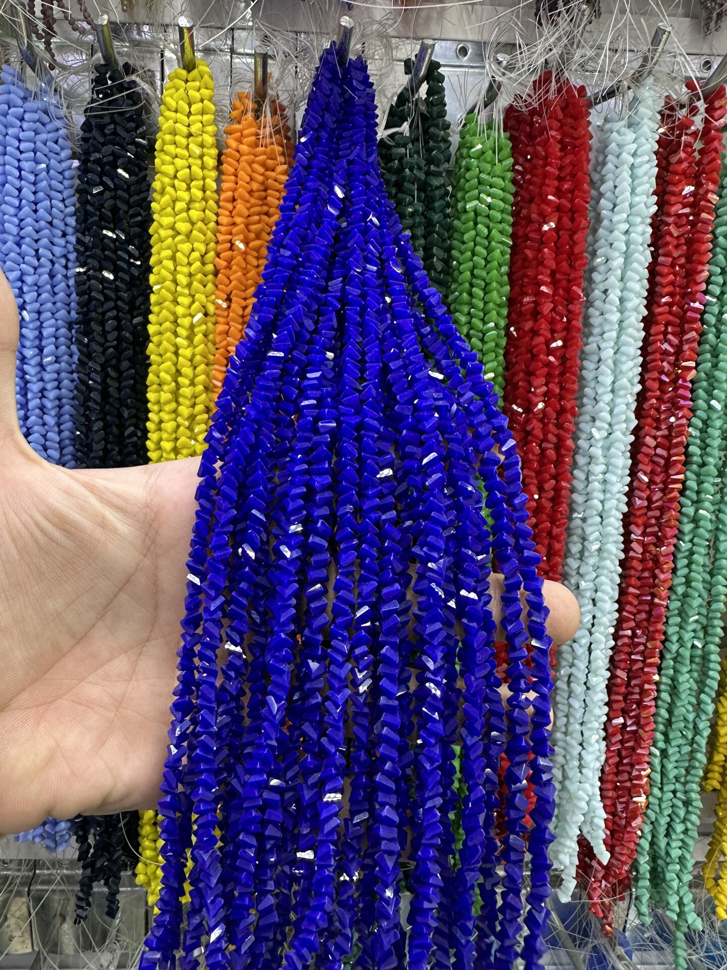 ÜÇGEN KRİSTAL 1 DİZİ 60 - 65 ADET