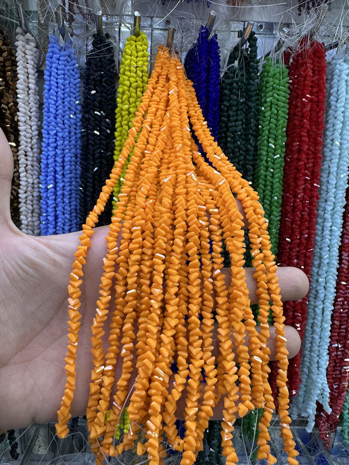 ÜÇGEN KRİSTAL 1 DİZİ 60 - 65 ADET