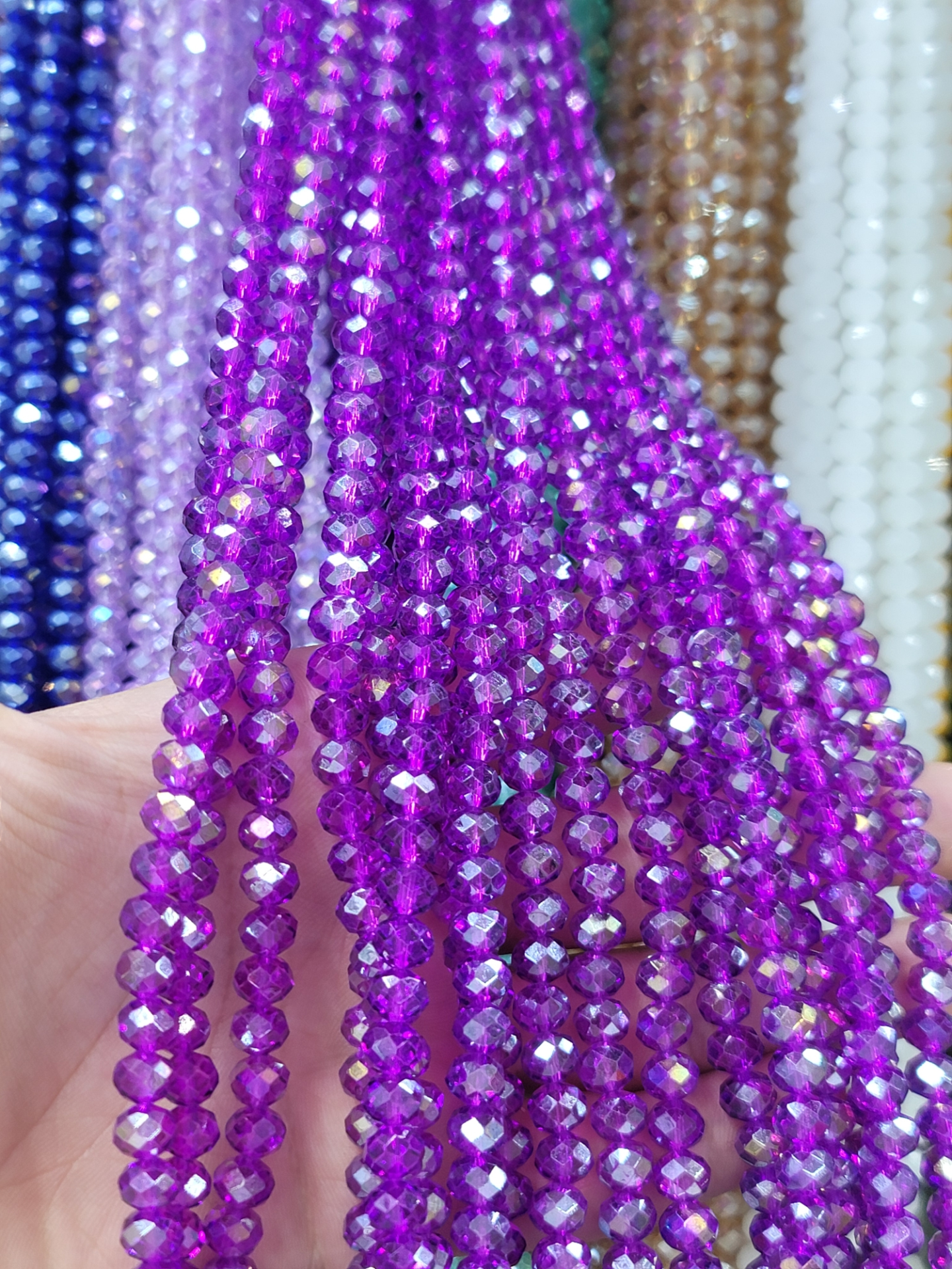 8MM KRİSTAL DİZİDE 60-65 ADET