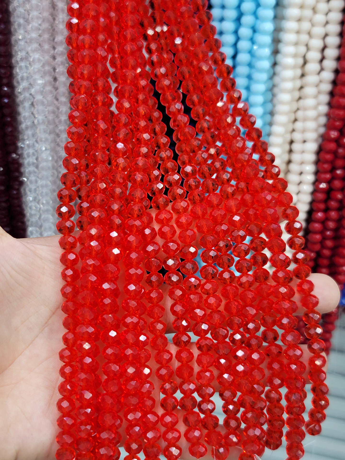 8MM KRİSTAL DİZİDE 60-65 ADET