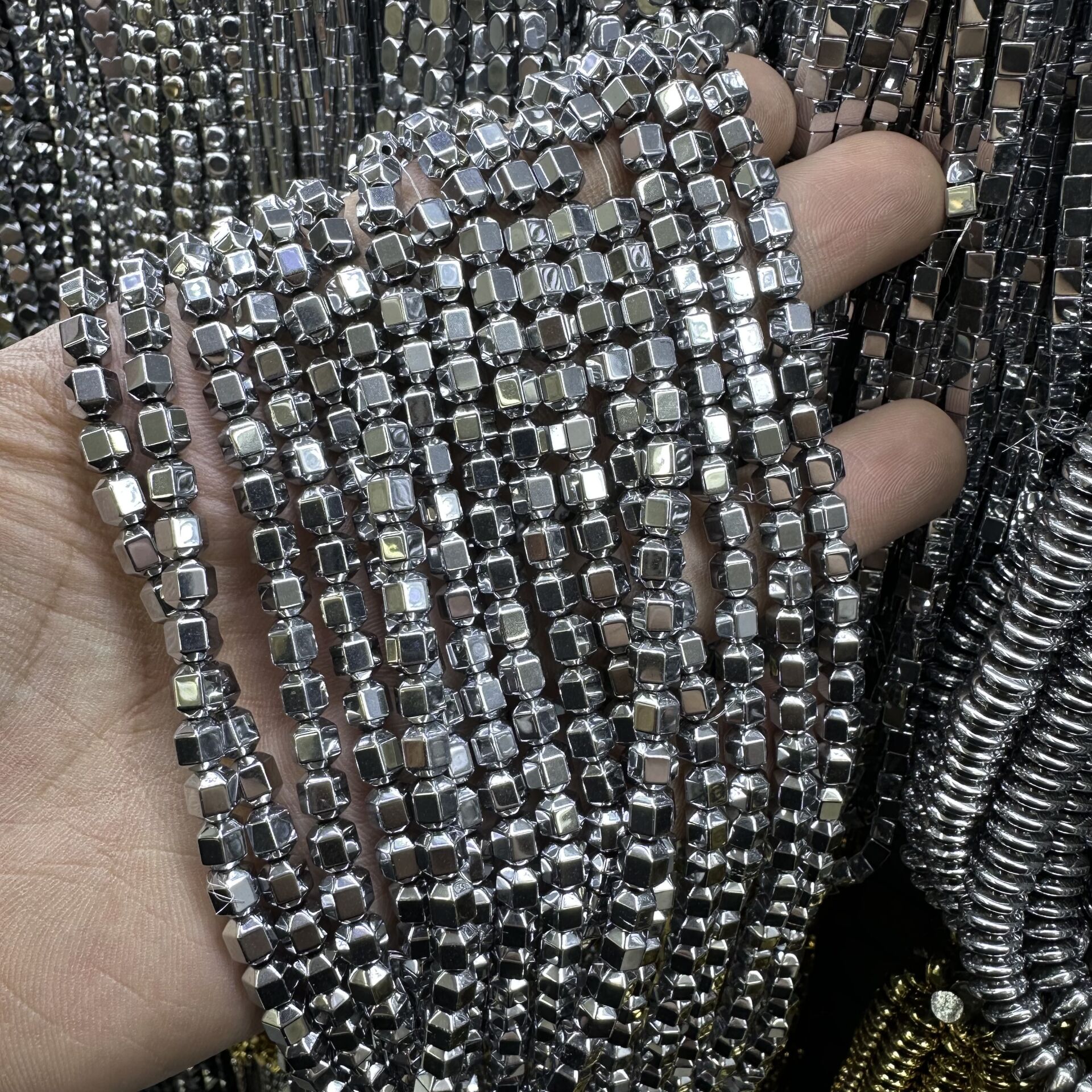 Hematit Taş 1 Dizi 40CM