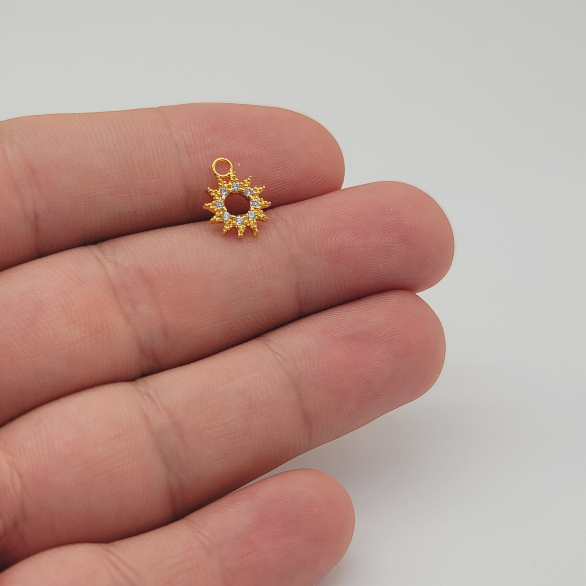 Altın Kap. Zirkon Taşlı Güneş