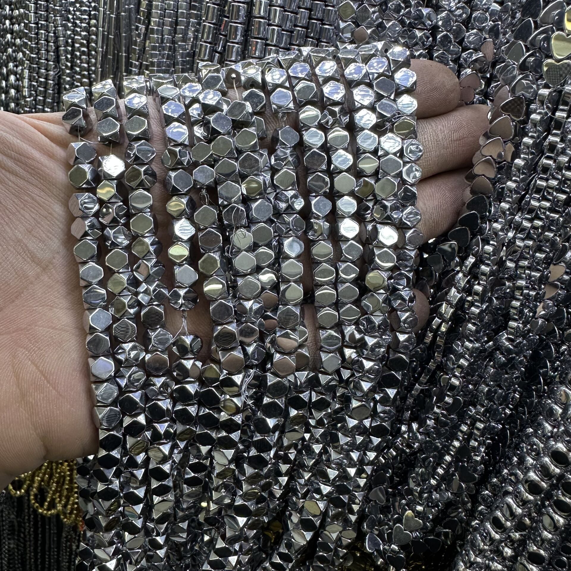 Hematit Taş 1 Dizi 40CM