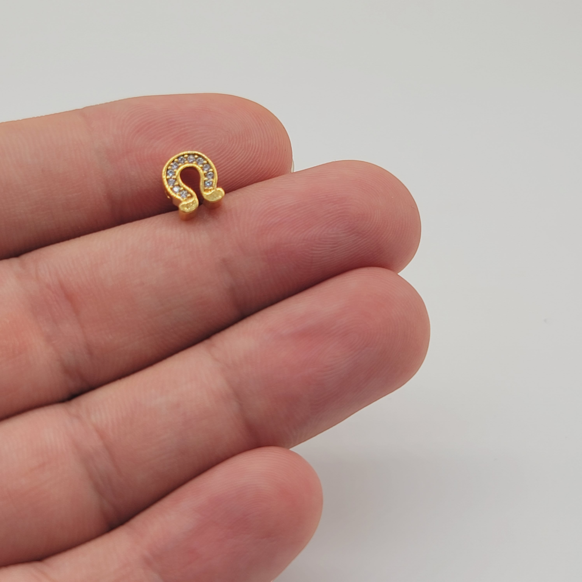 Altın Kap. Zirkon Taşlı Nal