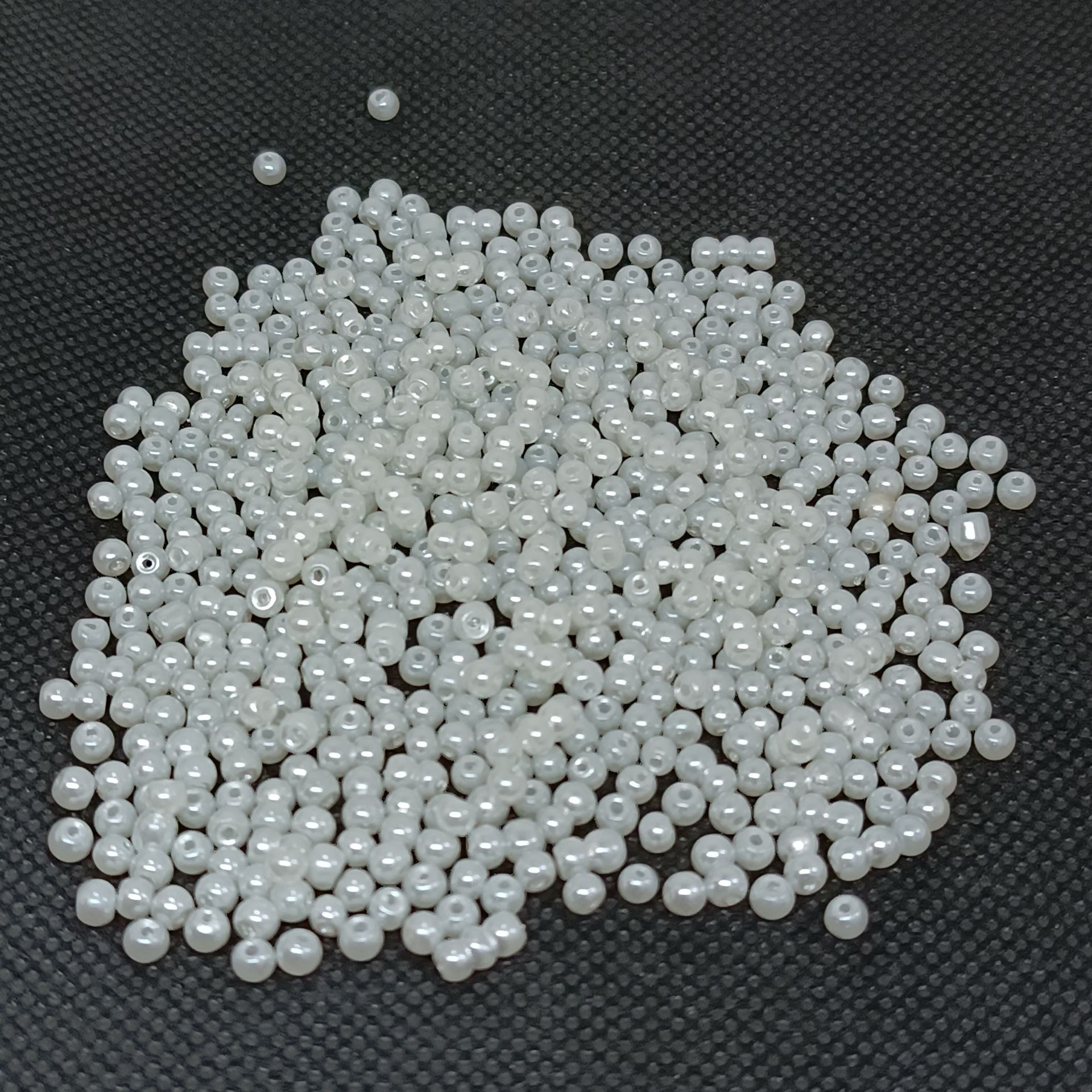 3mm Beyaz Cam İnci 50gr 1100 Adet