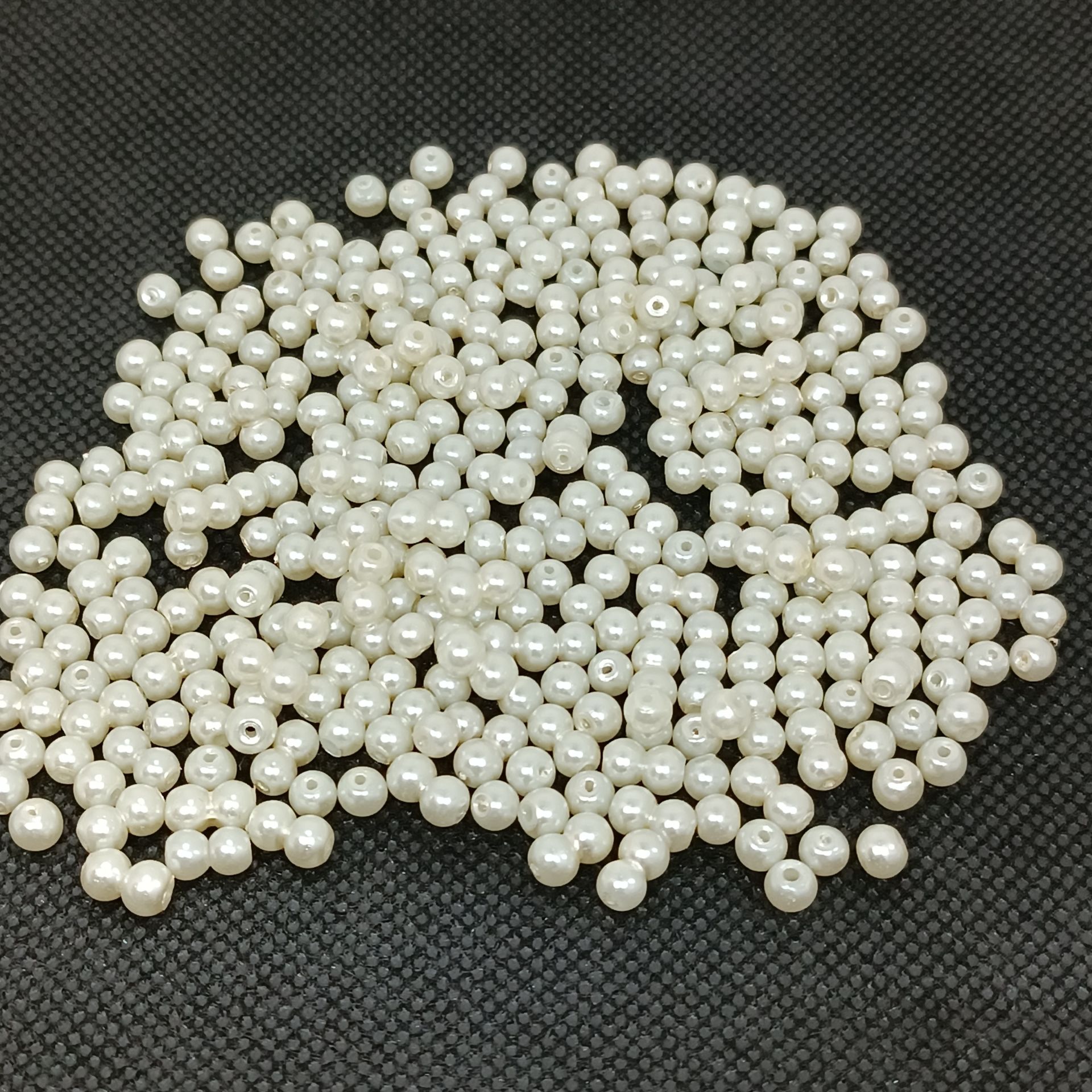 4mm Krem Cam İnci 50gr 550 Adet