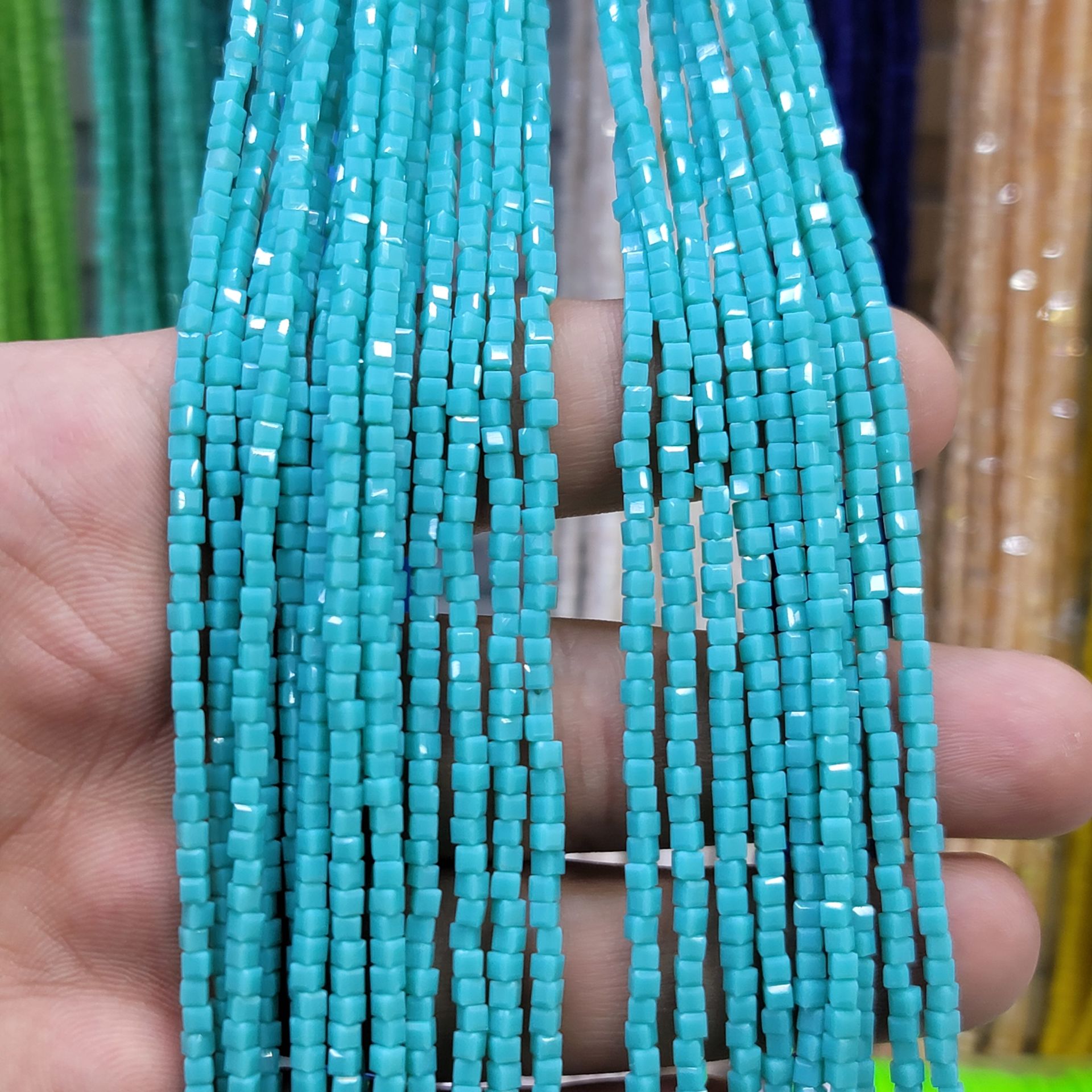 2MM KÜP KRİSTAL DİZİDE 180-200 ADET