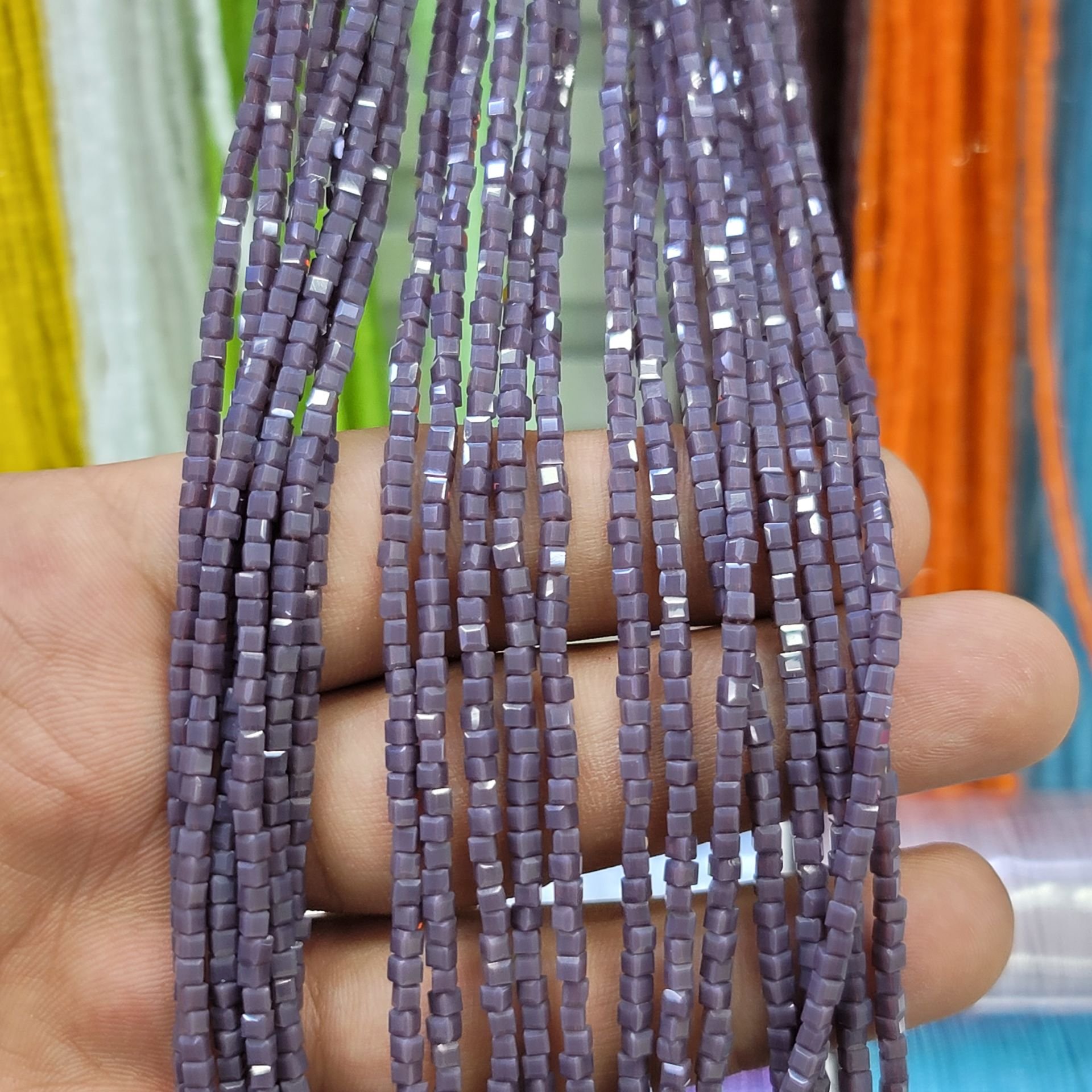 2MM KÜP KRİSTAL DİZİDE 180-200 ADET