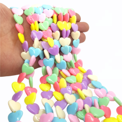 Plastik Büyük Boy Renkli Kalp Dizide 28 Adet
