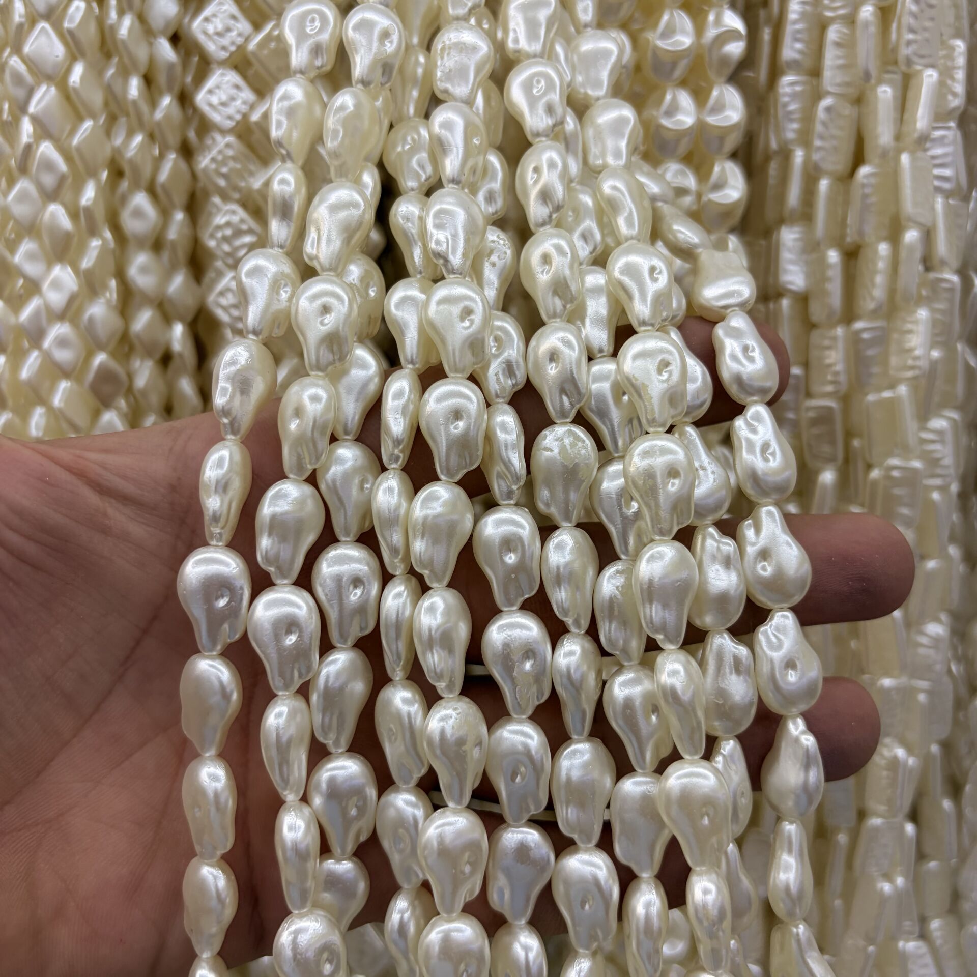 Şekilli Lüks Plastik İnci 1 Dizi 35CM