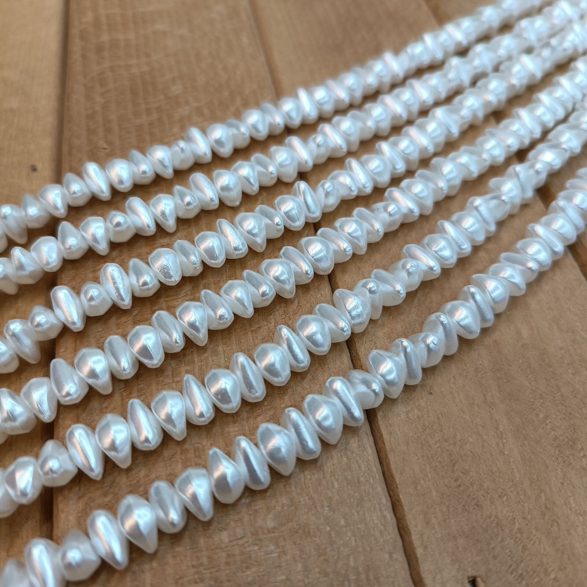 Şekilli İnci 1 Dizi 35CM Beyaz