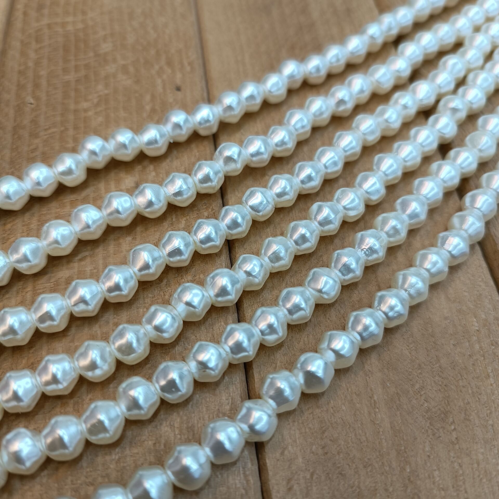 Şekilli İnci 1 Dizi 35CM Krem